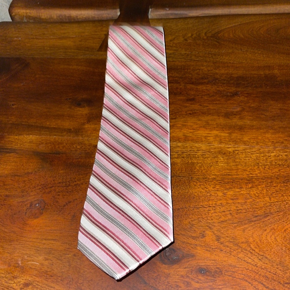 100% silk tie